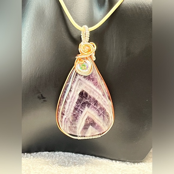 💜stunning purple chevron dream amethyst agate, wire wrapped artisan pendant - Picture 3 of 9